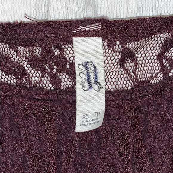 Lace top - Picture 2 of 2